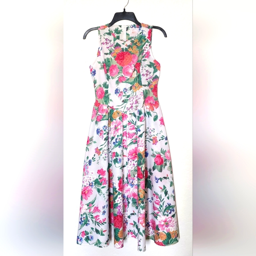 Eber San Francisco Women's Vintage 1980s  Floral Dress.  Size M